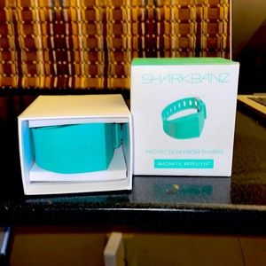 SHARK BANZ